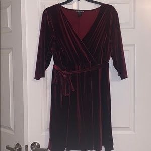 Red velvet 3/4 sleeve dress ♥️